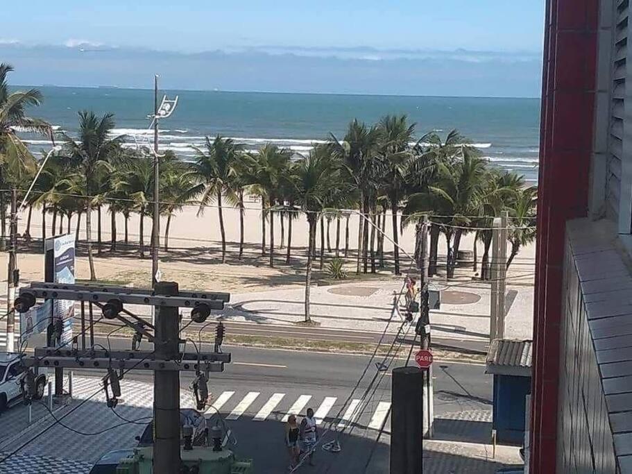 Kitnet A 20 Metros Da Praia برايا جراندي المظهر الخارجي الصورة